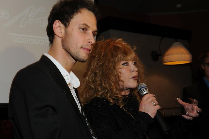 Фаворит Аллы Пугачевой женился: первые кадры с церемонии