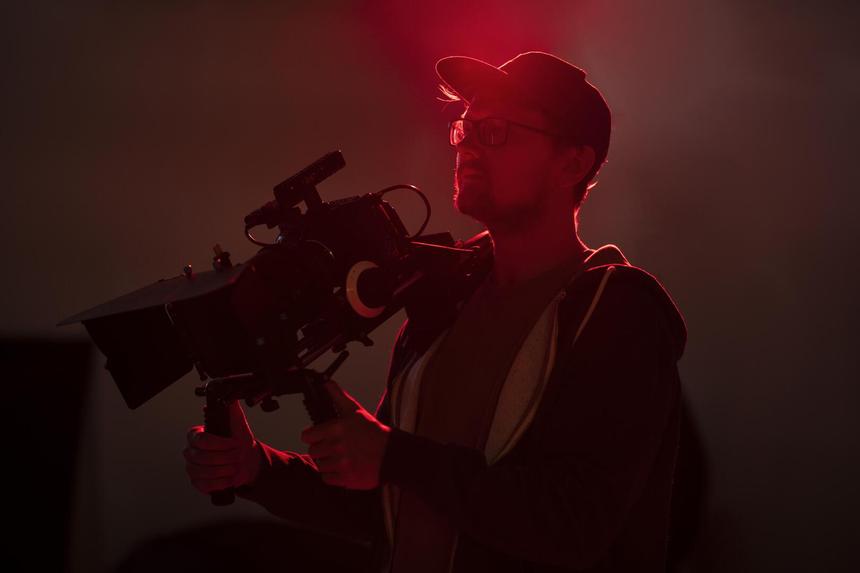 Телеканал ТНТ назвал советский фильм, на который снимет новогодний ремейк к 2025 году