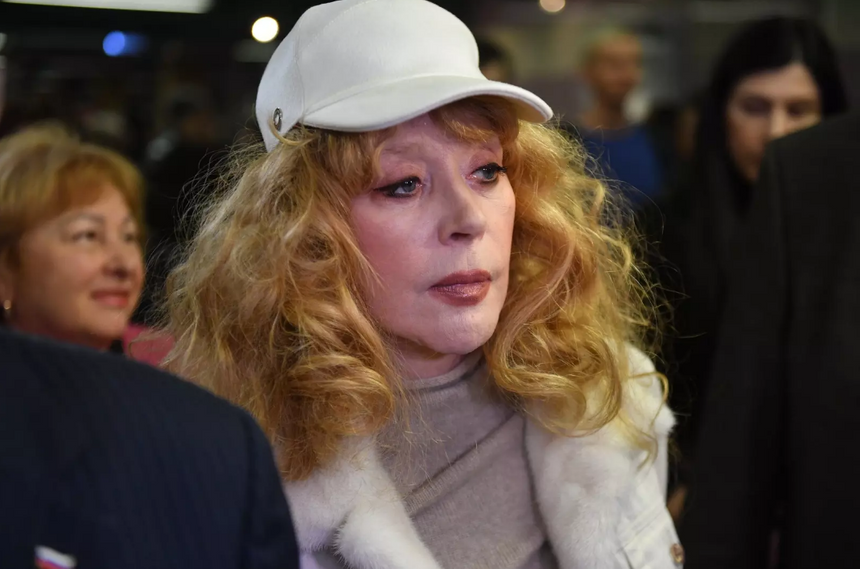 «Ждите, мои дорогие»: Алла Пугачева вышла на связь после релиза нового альбома