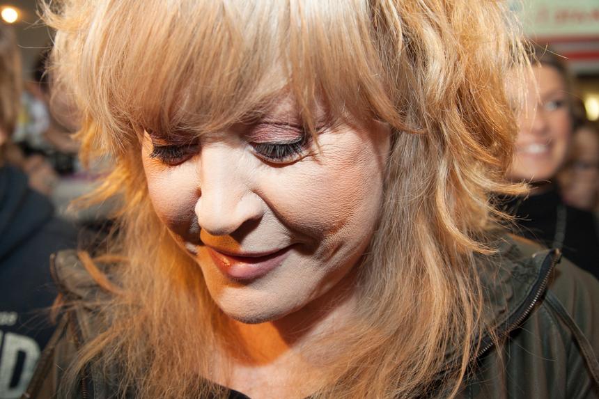 «Не сдавайтесь! Не унывайте! Мир вашему дому!»: Алла Пугачева обратилась к россиянам по особому поводу