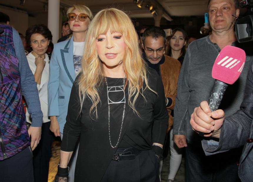 «Издевка»: продюсер объяснил смысл танца Аллы Пугачевой под украинскую песню