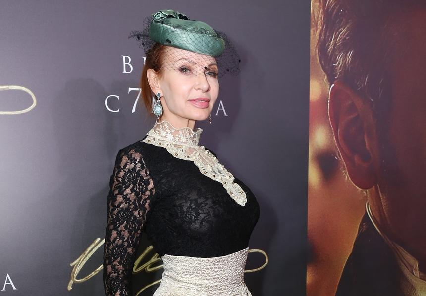 «Знаки от Людмилы Марковны здесь»: Эвелина Бледанс поразила красотой, надев блузку Гурченко