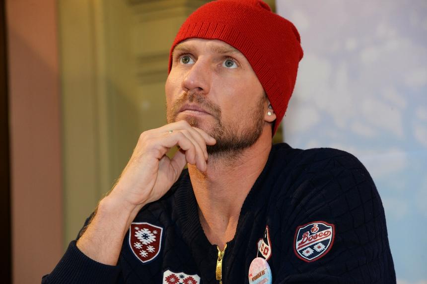 «2-3% людей выживают»: Костомаров раскрыл подробности болезни и ампутации