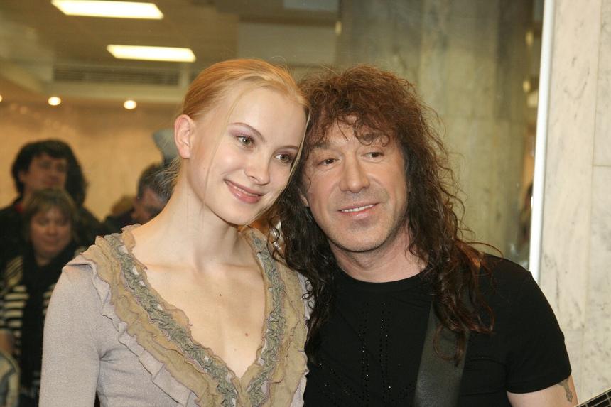 «Мы сейчас проживаем самый классный период»: супруга Владимира Кузьмина рассказала об отношениях с мужем