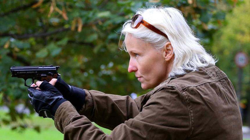 «Одних спортивных навыков мало»: женщина-телохранитель об особенностях профессии