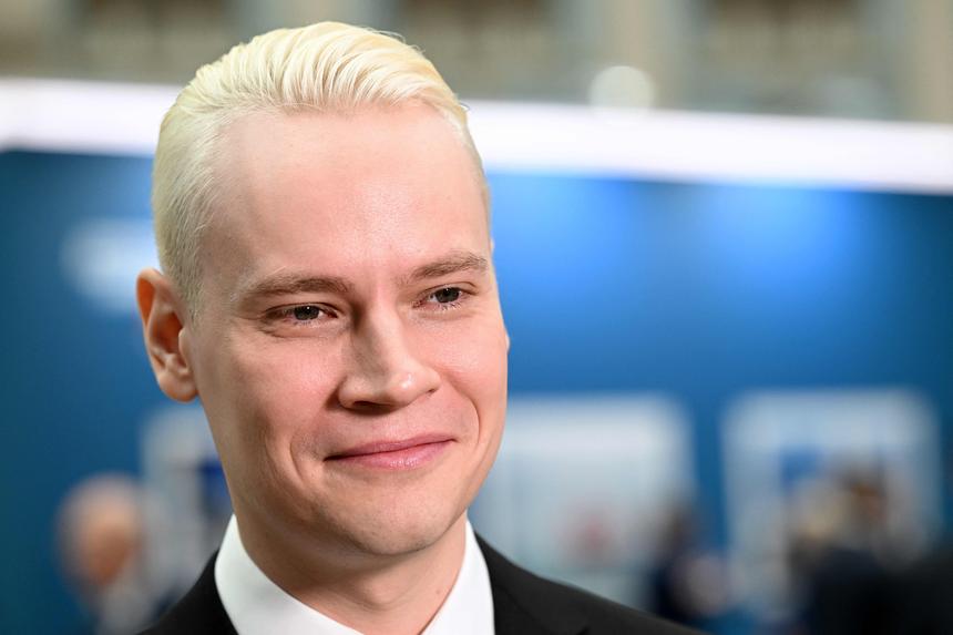 Россиянка хотела посетить концерт SHAMAN, но стала жертвой мошенников