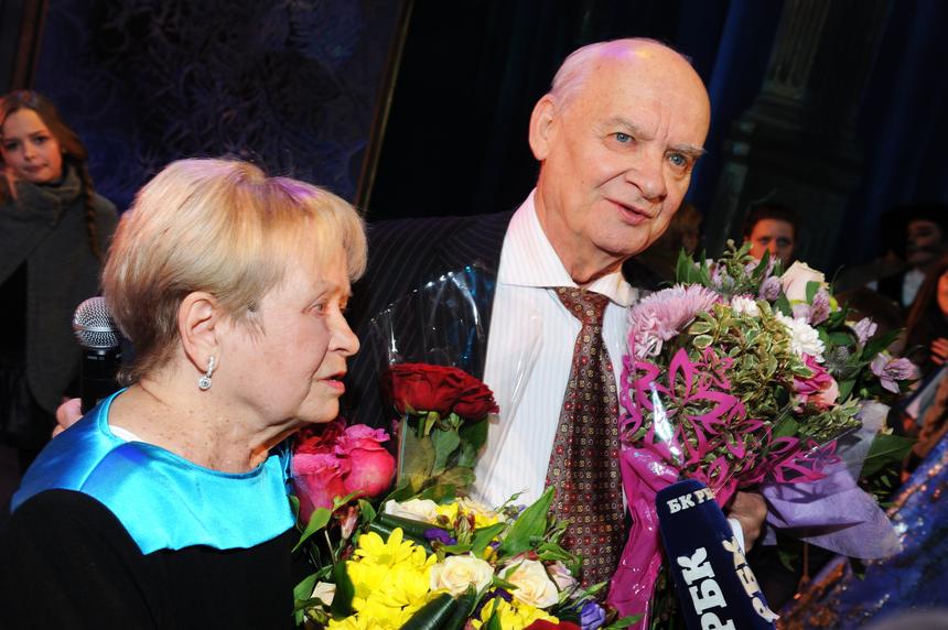 «Приезжал быстрее, чем скорая»: Пахмутова назвала человека, благодаря которому ее муж прожил на год дольше