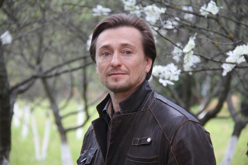 «Его любили все»: Сергей Безруков назвал Александра Ширвиндта своим крестным отцом на эстраде