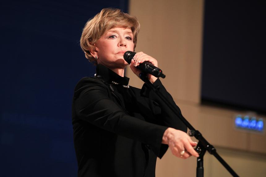 «Уходит целая эпоха»: Вера Алентова выступила с трогательной речью в память об Александре Ширвиндте