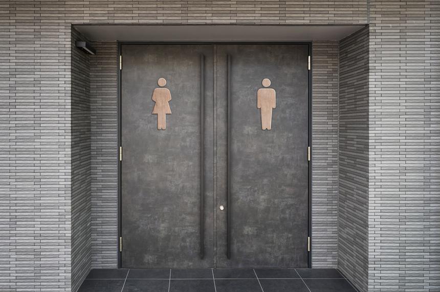 В Ленобласти отец надругался над 6-летним сыном в туалете торгового центра