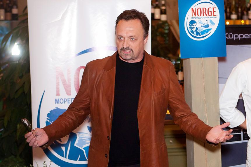 «Женщины скидывали туфли на каблуках, чтобы быстрее бежать»: комментатор Гусев рассказал о теракте в «Крокусе»