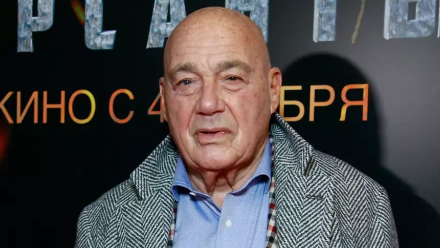 Телеведущий Владимир Познер признался, что отвечает критикам «игнором»