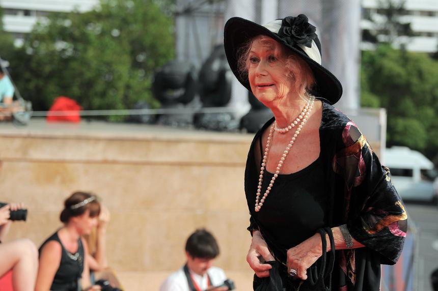 Немоляева выступила против «воскрешения» Никулина с помощью нейросети для фильма