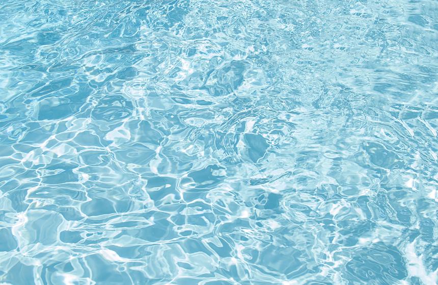 Восьмилетнюю девочку засосало в трубу бассейна при гостинице