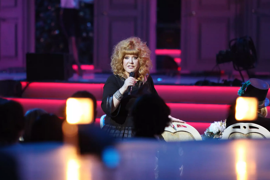 Mk.ru: Алла Пугачева отказалась подчеркнуть свое единение с народом России