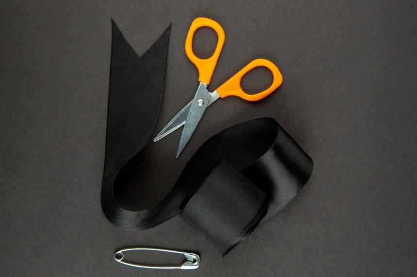 Пытался ранить персонал: мужчина ворвался с ножницами в больницу и набросился на медиков