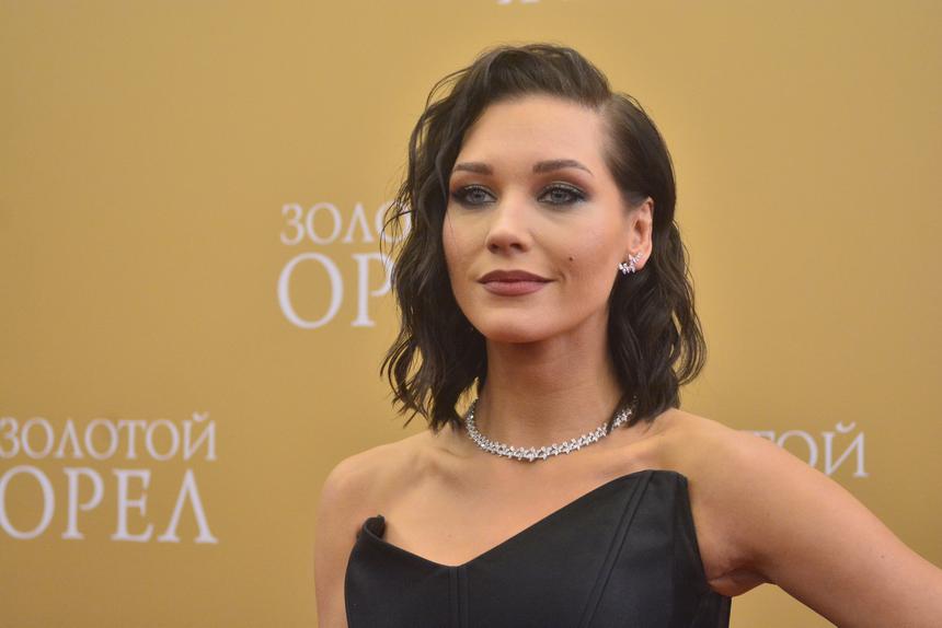 Асмус впервые за долгое время показала снимок с отцом: «Меня никогда не обнимали, не говорили, что любят»