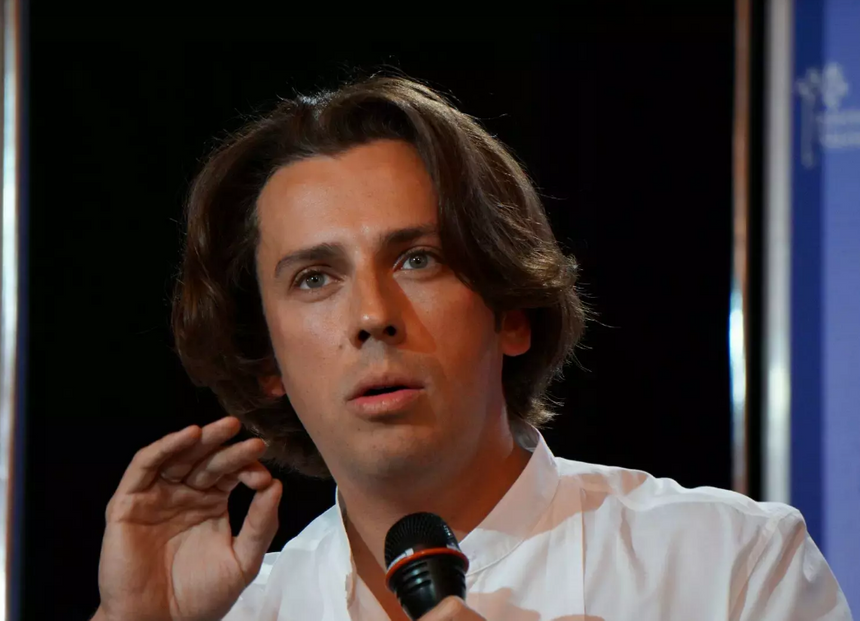 «В Подмосковье есть кому это съесть»: Максим Галкин* проговорился о жителях поместья в Грязи