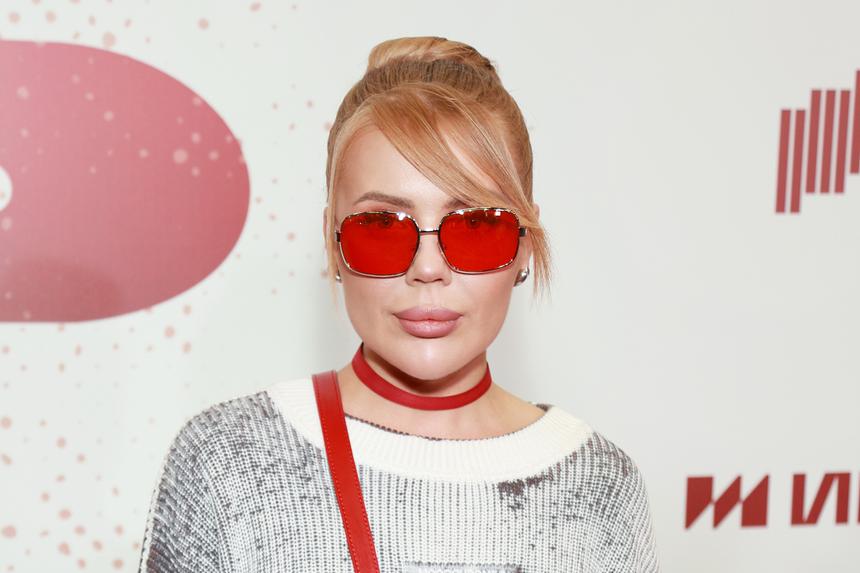 Блогерша Карина Кросс потеряла более 10 млн рублей на своем бренде косметики