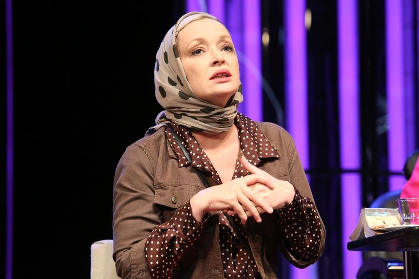 «Троллил меня весь год»: актриса Ольга Кузина рассказала о работе с Марком Захаровым