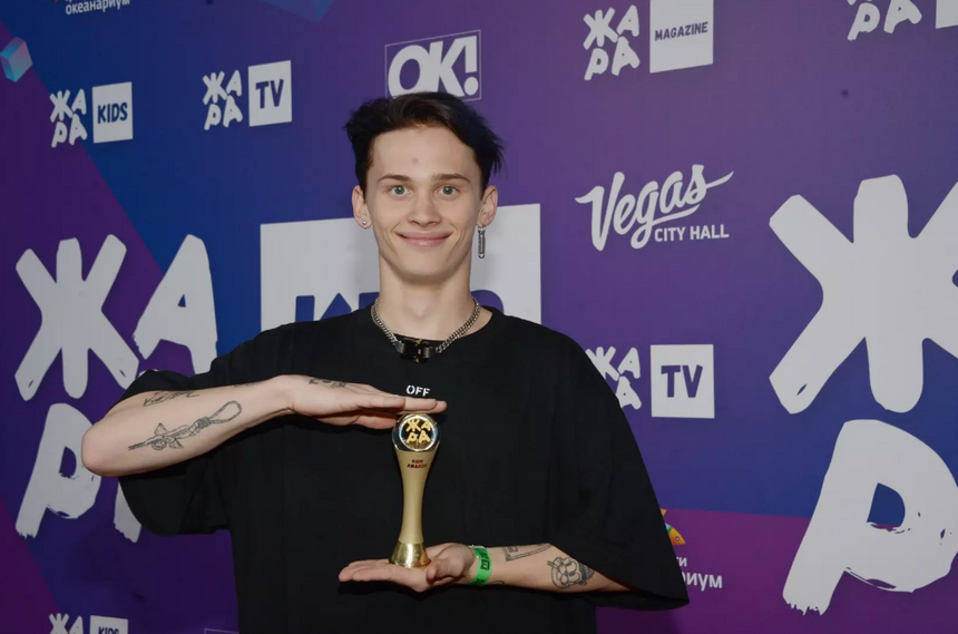 «Очень хочет домой»: отец Дани Милохина отреагировал на новую повестку сыну