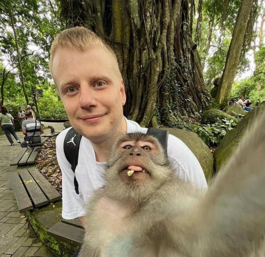 Юморист Слава Комиссаренко рассказал, что не был на свидании после развода