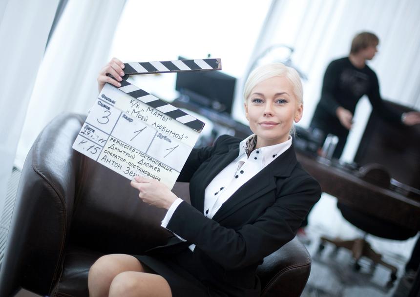 Тайный муж и новая профессия: как живет звезда «Бедной Насти» после отъезда из России