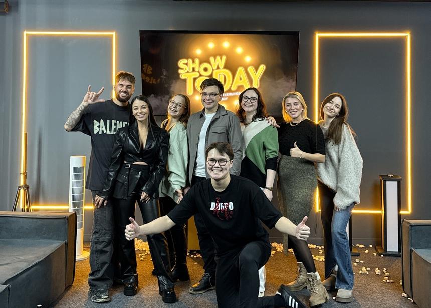 Илья Варлахов с командой