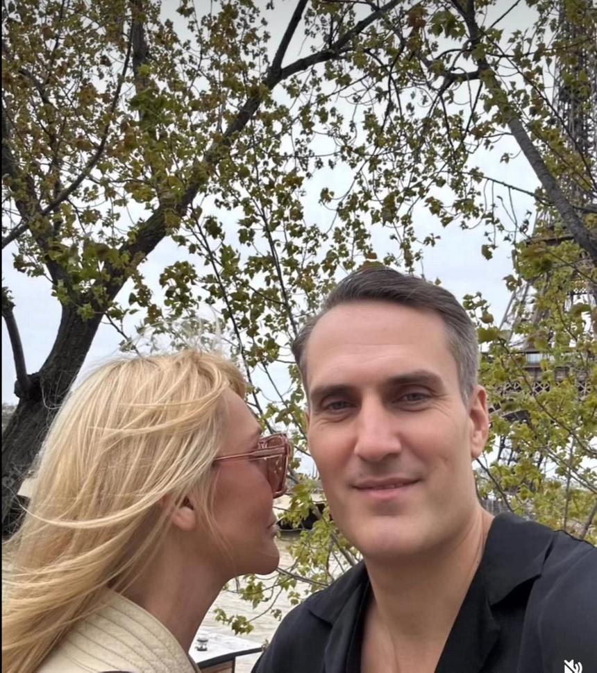 Певица Кристина Орбакайте проводит время в Париже вместе с мужем Земцовым