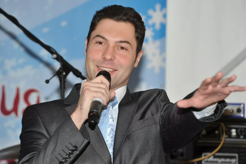 В Заречном Свердловской области проходят похороны певца Евгения Кунгурова