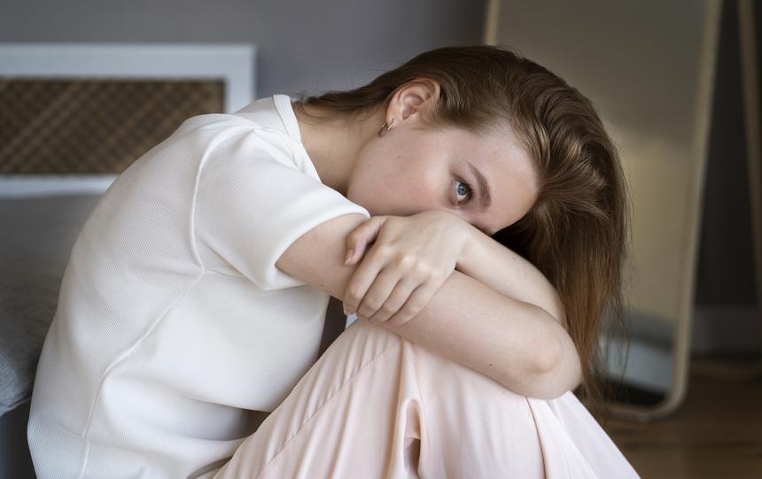 Продолжают поступать угрозы: девочка-инвалид потеряла слух после избиения бандой подростков