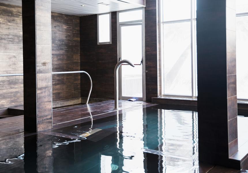 Ребенок попал в больницу после посещения джакузи в фитнес-клубе: чуть не умер