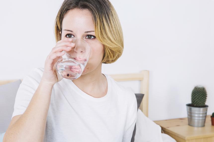 28-летняя девушка умерла в больнице от чрезмерного употребления воды