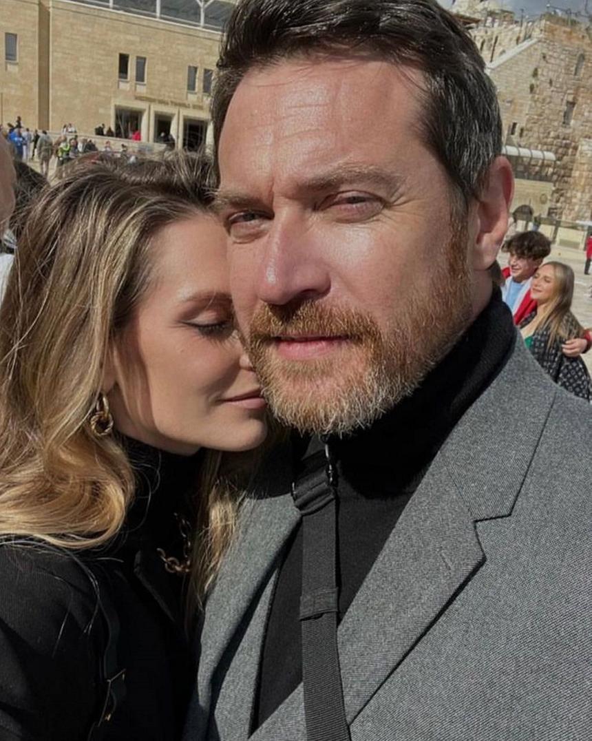 Саша Савельева публично поздравила мужа Кирилла Сафонова с годовщиной свадьбы