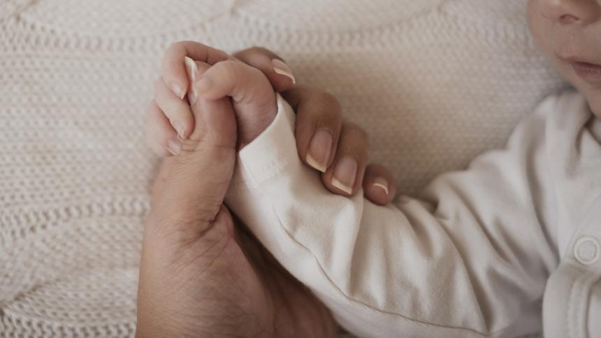 В Ленинградской области нашли тело задушенной новорожденной девочки