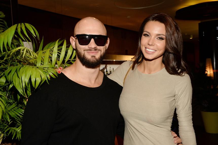 «Теряет сознание у меня на руках»: Оксана Самойлова рассказала о самом страшном моменте своей жизни