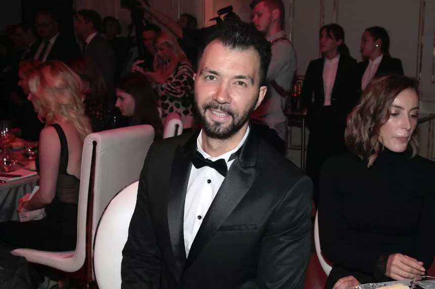 Певец Денис Клявер обвинил Кирилла Туриченко в вылете из шоу «Маска»