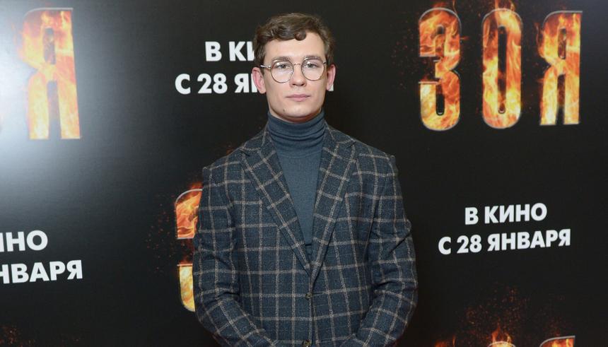 «Он прилично сыграл»: кинокритик Шнейдеров назвал лучшую роль Никиты Кологривого