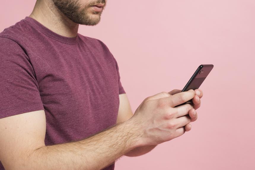 Смог вспомнить только с третьего раза: Бишимбаев забыл, как записал Салтанат в телефонной книге