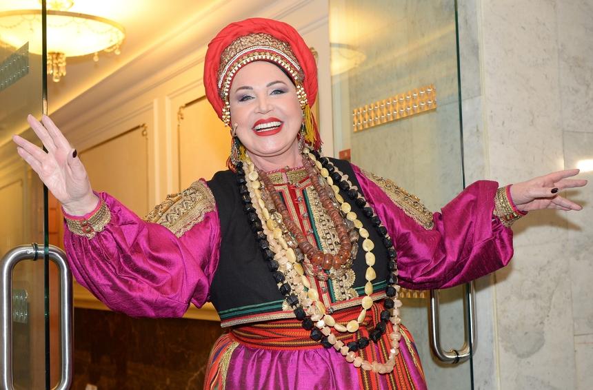 «Это полный кринж»: музыкальный продюсер раскритиковал кавер Надежды Бабкиной на Инстасамку