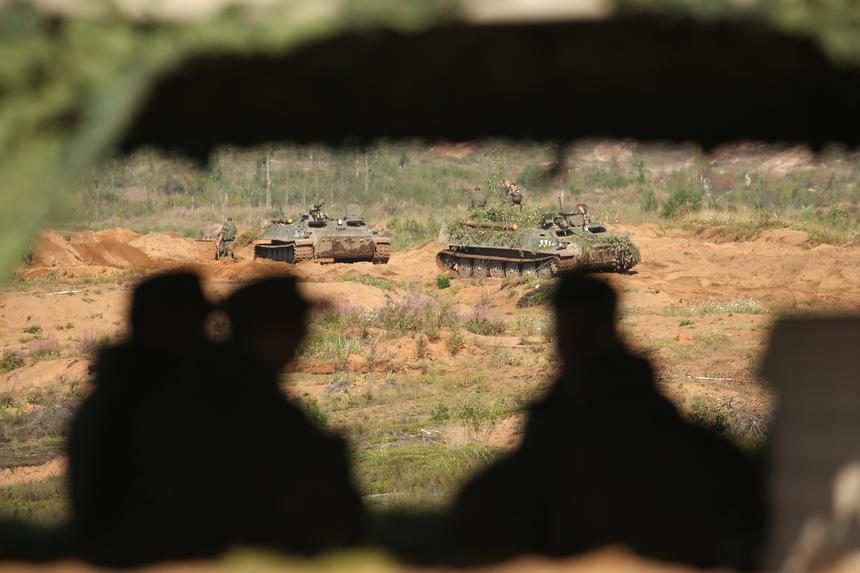 Ленинградская область. Совместные учения военных России и Сербии