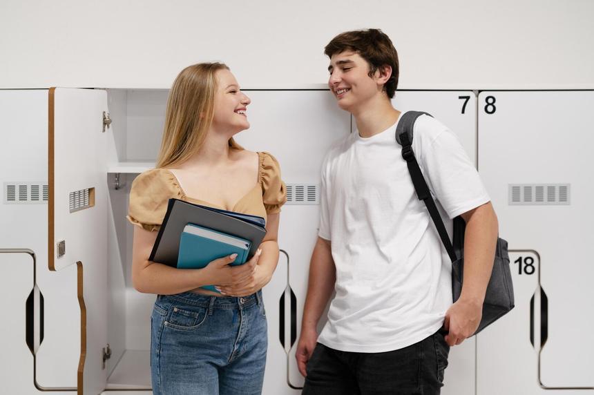 Восьмиклассника из Санкт-Петербурга заподозрили в растлении 13-летней девочки