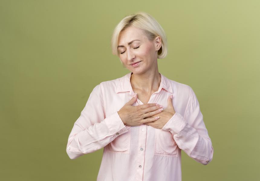 Почему у молодых женщин все чаще выявляют рак груди: отвечает врач