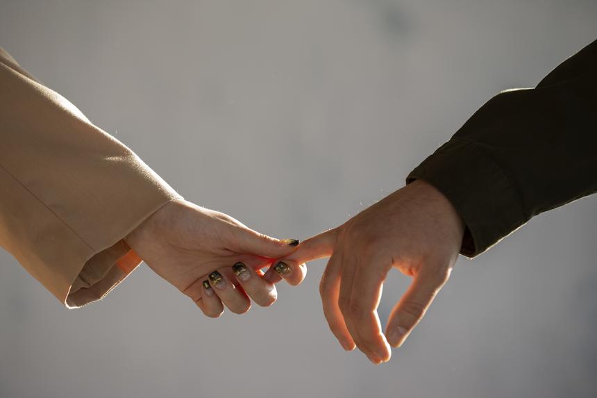 81-летний миллиардер тайно обручился с женщиной на 43 года младше себя