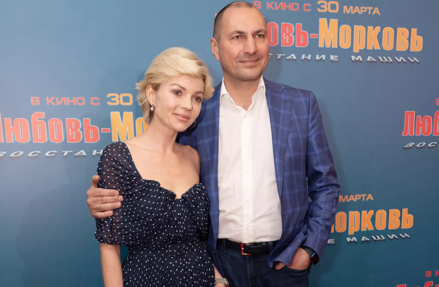 Телеведущая Елена Николаева выписалась из роддома и назвала имя сына