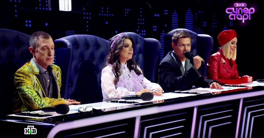 Не смогли сдержать слез: кто заставил плакать Кудрявцеву и Соседова на «ВИА Суперстар»