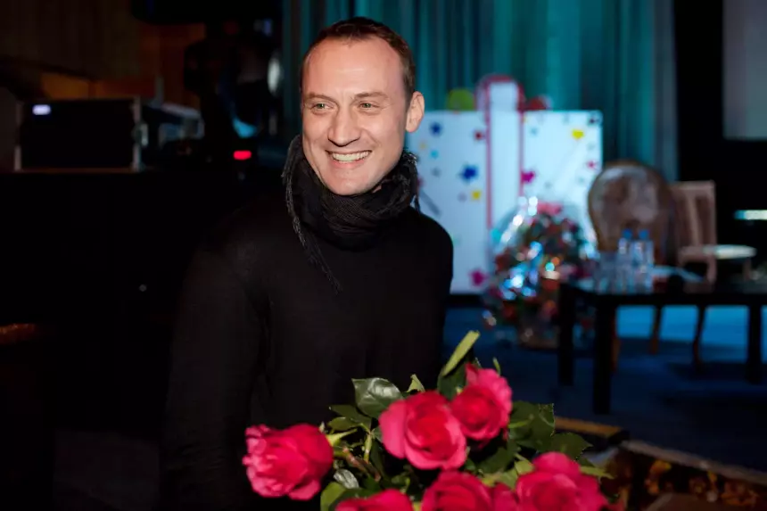 «Все знают, кому надо это знать»: режиссер Ренат Давлетьяров рассказал, как актер Анатолий Белый* обустроился в РФ