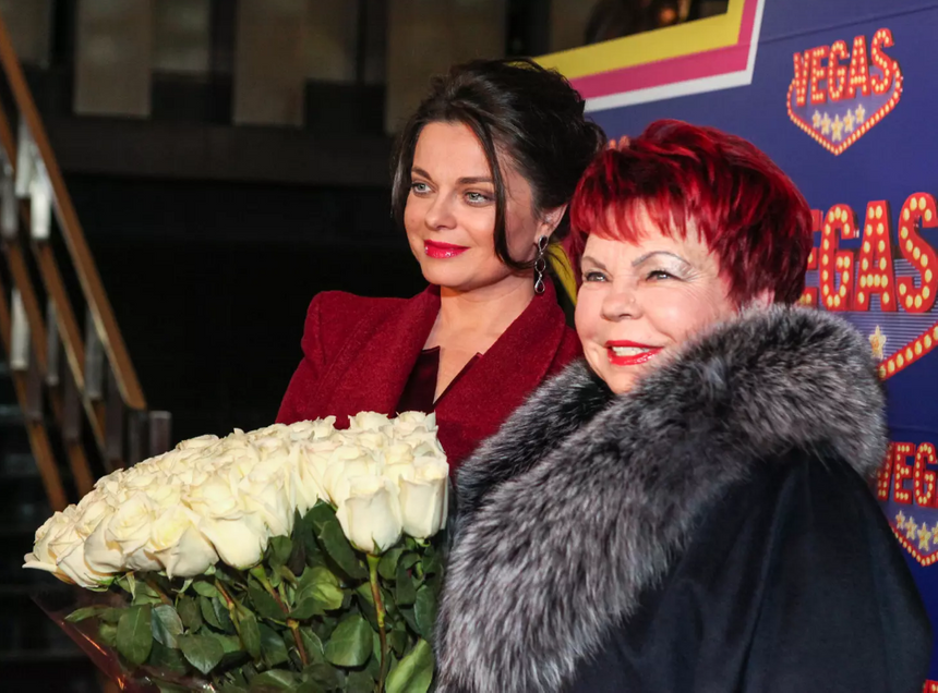 «Оступилась словесно»: продюсер Дворцов объяснил причину пропажи Королевой с ТВ