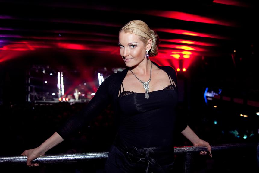 «Ощущает тотальную потребность в любви»: почему Волочкова не может встретить мужчину