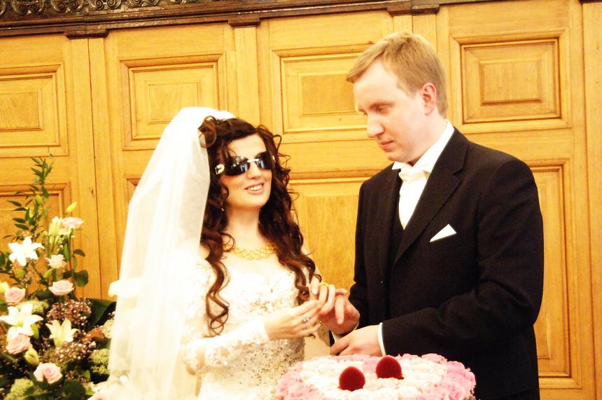 «Скучаю до хрипоты, до боли в душе»: Диана Гурцкая рассказала, как 40 дней ходила на кладбище к могиле мужа